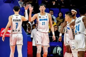 普雷斯顿北端球员获得最佳新秀奖