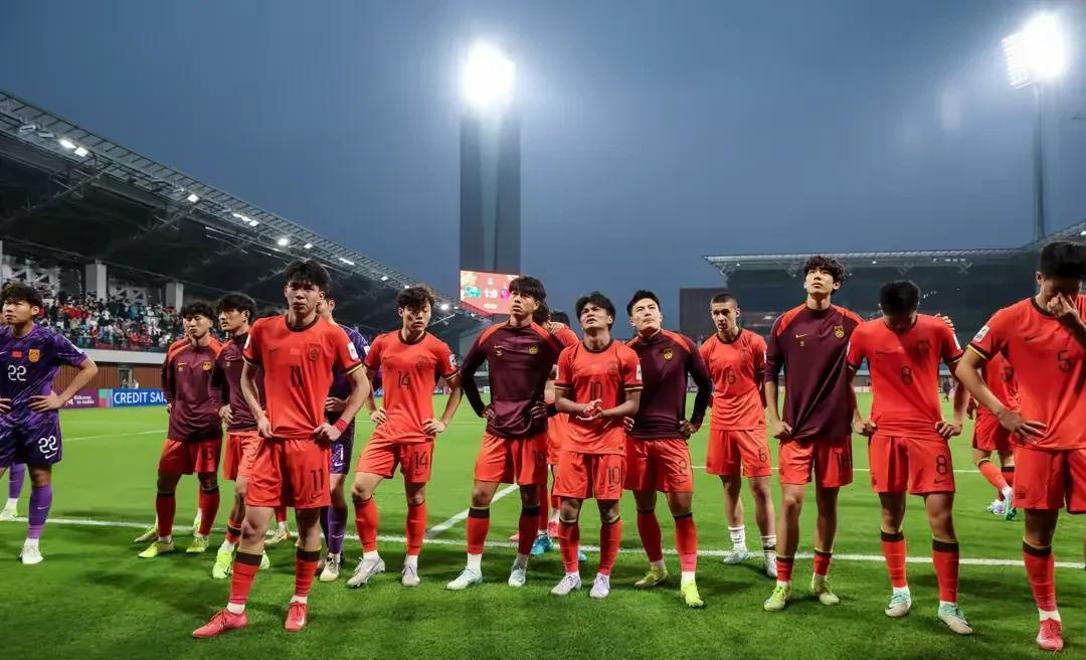 纷争不断！国内足球明星竞技激烈